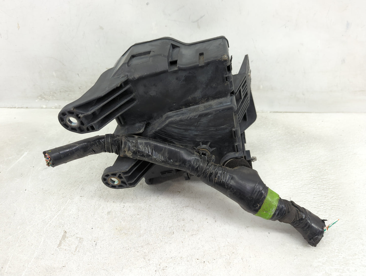 2013-2015 Mazda Cx-9 Fusebox Fuse Box Panel Relay Module Fits Fits 2013 2014 2015 OEM Used Auto Parts - Oemusedautoparts1.co