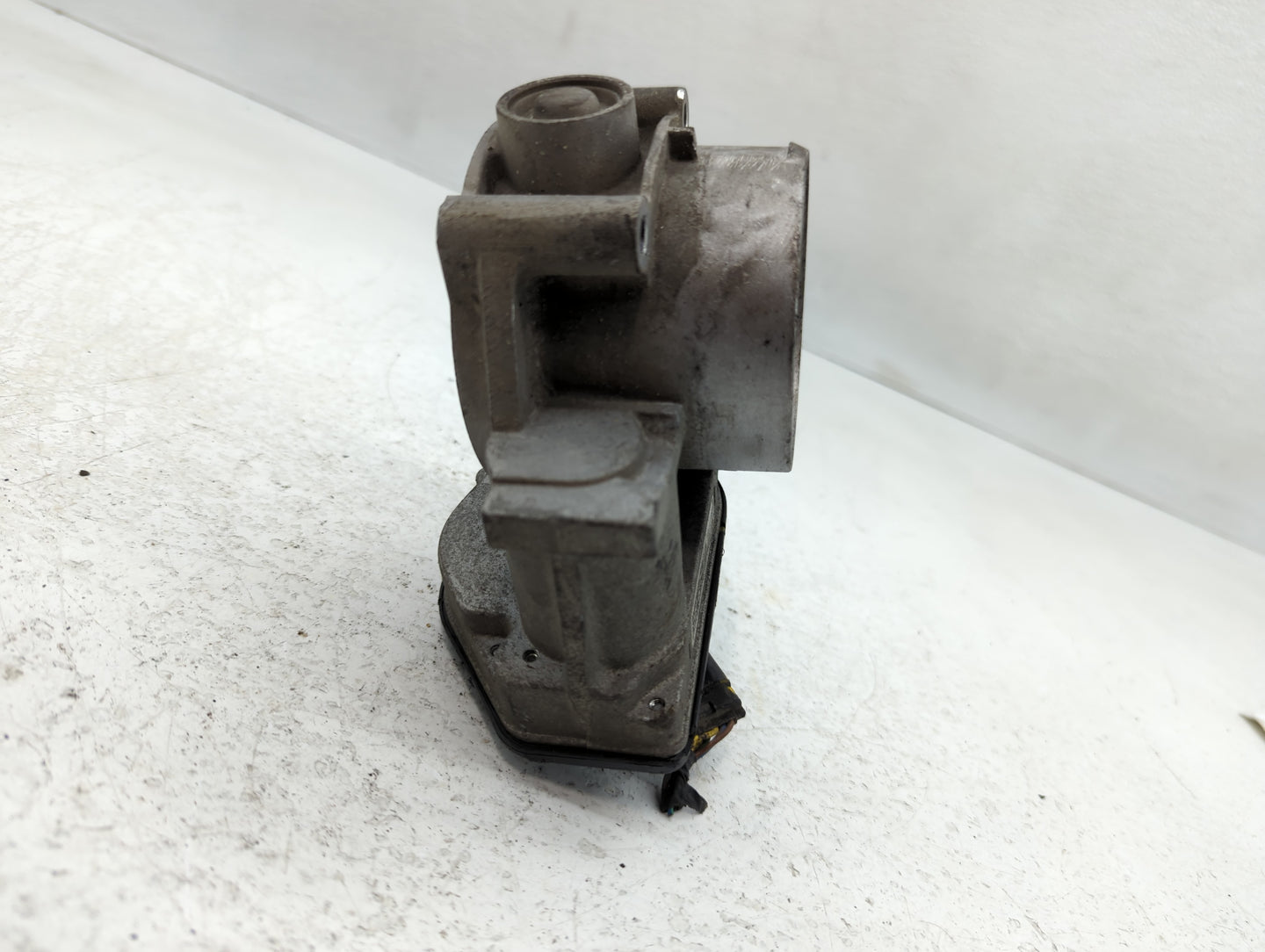 2007-2015 Mazda Cx-9 Throttle Body P/N:7T4E-9F991-GA Fits Fits 2007 2008 2009 2010 2011 2012 2013 2014 2015 OEM Used Auto Pa