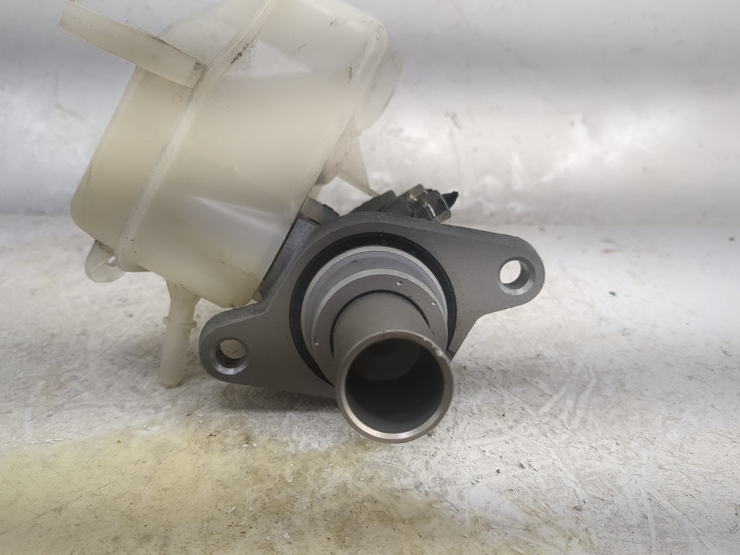 2013 Mazda Mazda3 Brake Master Cylinder - Oemusedautoparts1.com