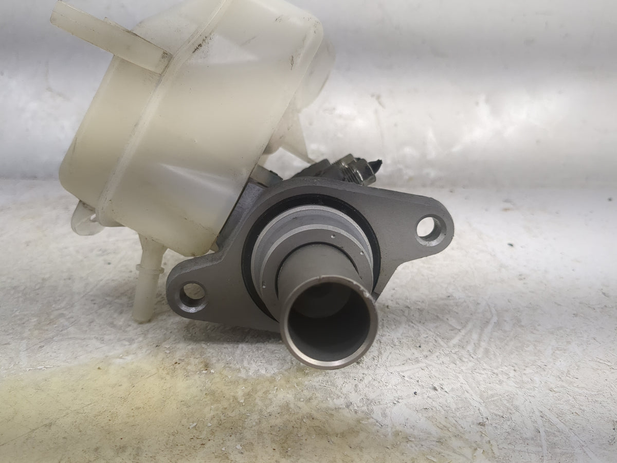 2013 Mazda Mazda3 Brake Master Cylinder - Oemusedautoparts1.com