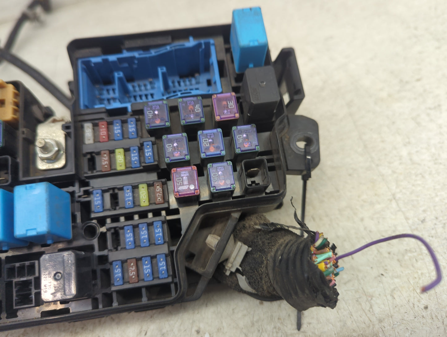 2013 Mazda Mazda 3 Fusebox Fuse Box Panel Relay Module P/N:LF4918 AC835221, K6021, V21514-407-X501 Fits OEM Used Auto Parts 
