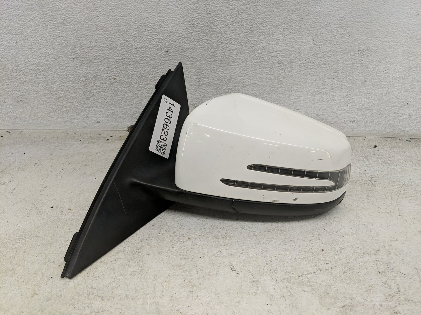 2013 Mercedes-Benz C-Class Driver Side View Mirror - Left Door Mirror OEM Used - Oemusedautoparts1.com