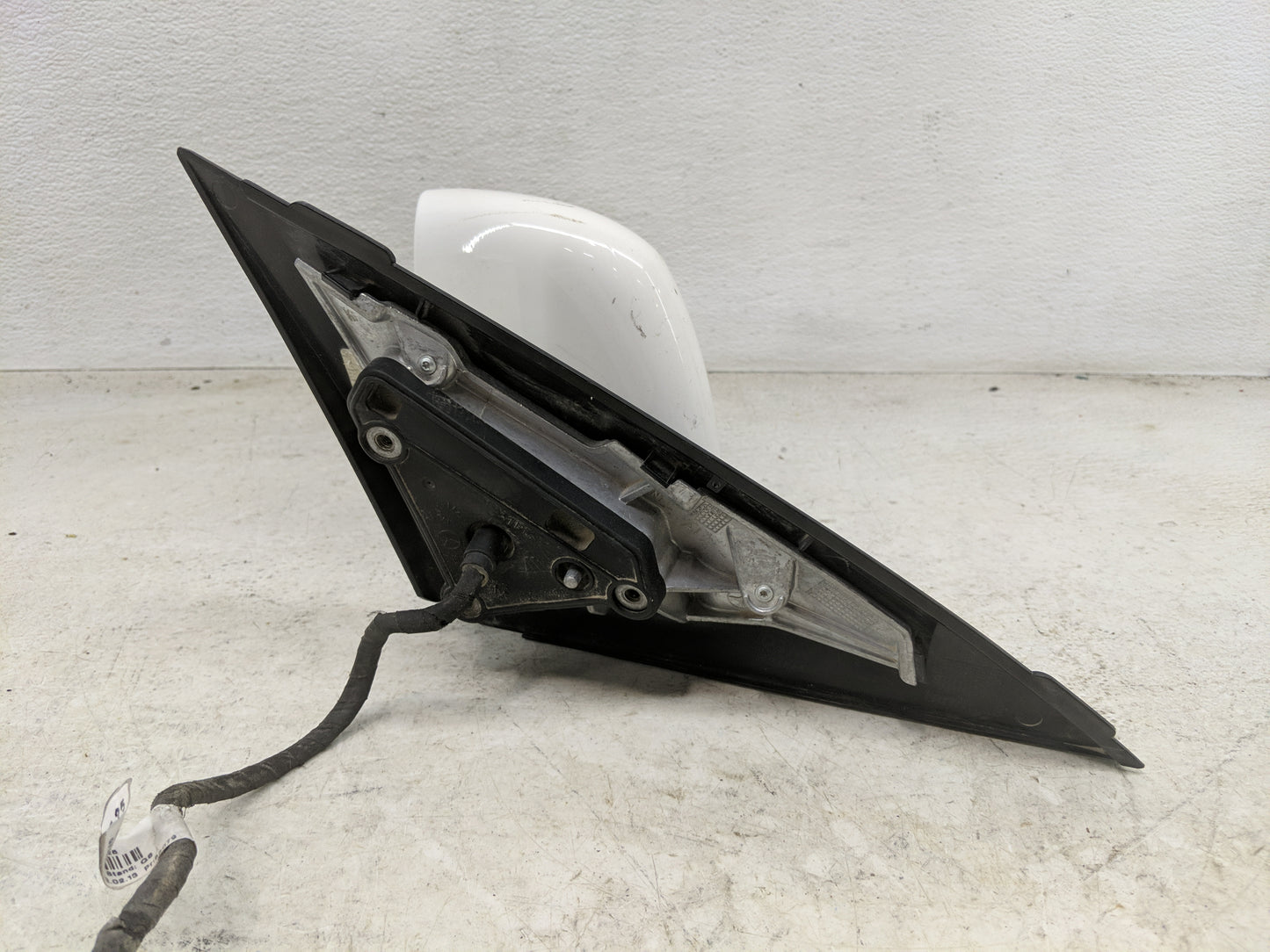 2013 Mercedes-Benz C-Class Driver Side View Mirror - Left Door Mirror OEM Used - Oemusedautoparts1.com