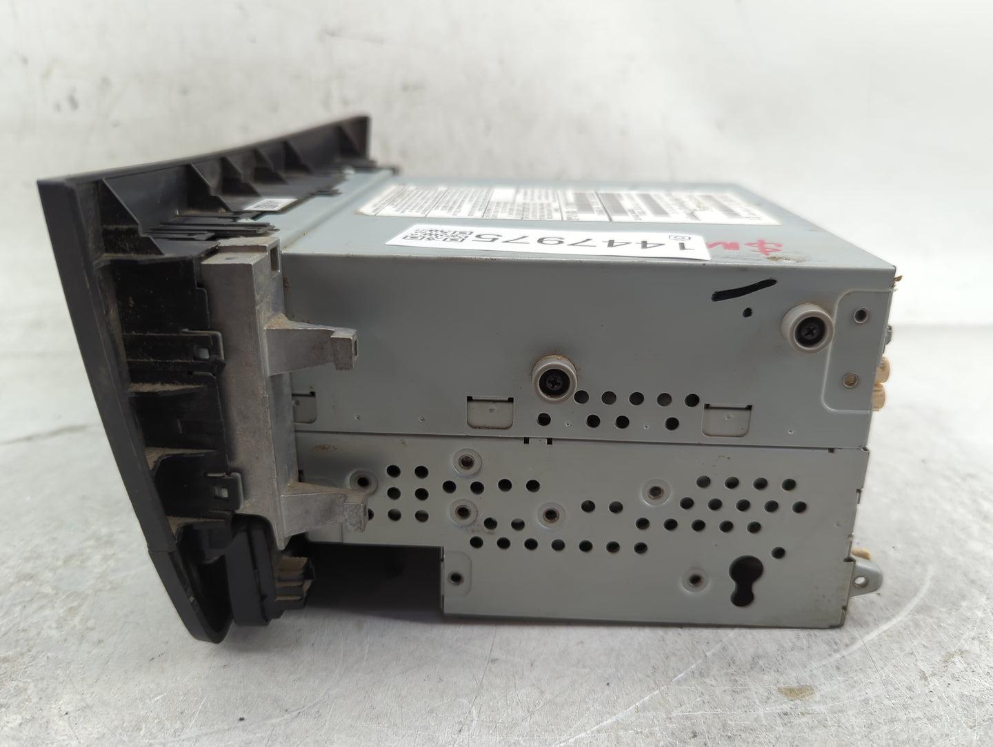 2013 Mercedes-Benz C-Class Radio AM FM Cd Player Receiver Replacement P/N:A2049007311 A2049014103, A1669029304 Fits OEM Used