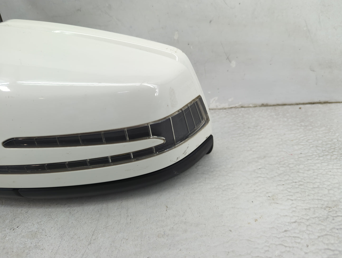 2013 Mercedes-Benz C-Class Driver Side View Mirror - Left Door Mirror OEM Used - Oemusedautoparts1.com
