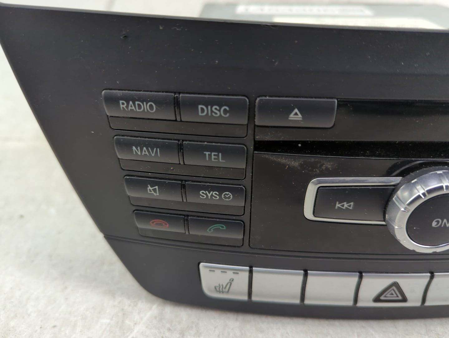 2013 Mercedes-Benz C-Class Radio AM FM Cd Player Receiver Replacement P/N:A2049005312 A2049013703, A1669022705, CQ-JP42E0AEB