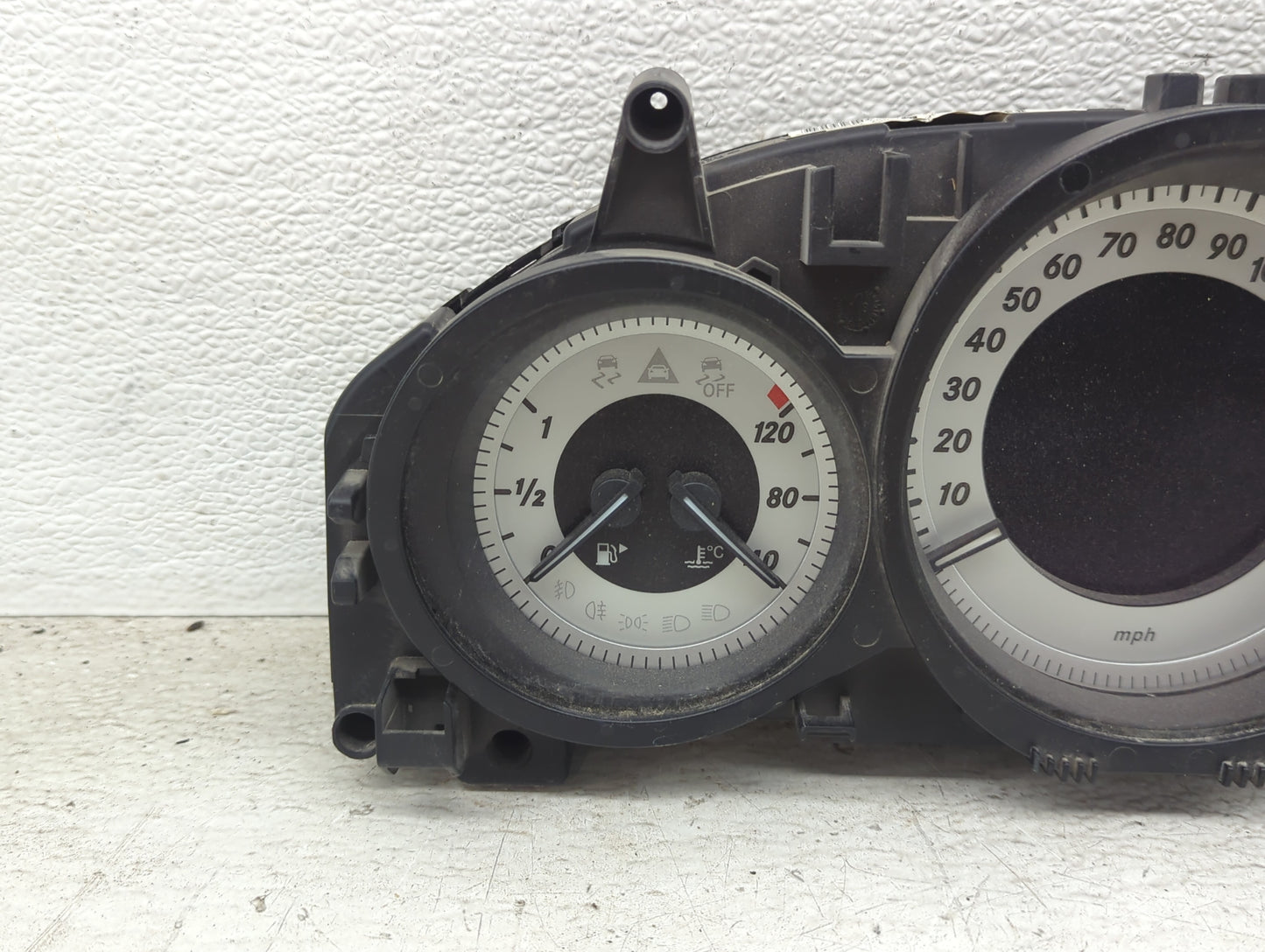 2013 Mercedes-benz C-class Speedometer Instrument Cluster Gauges - Oemusedautoparts1.com