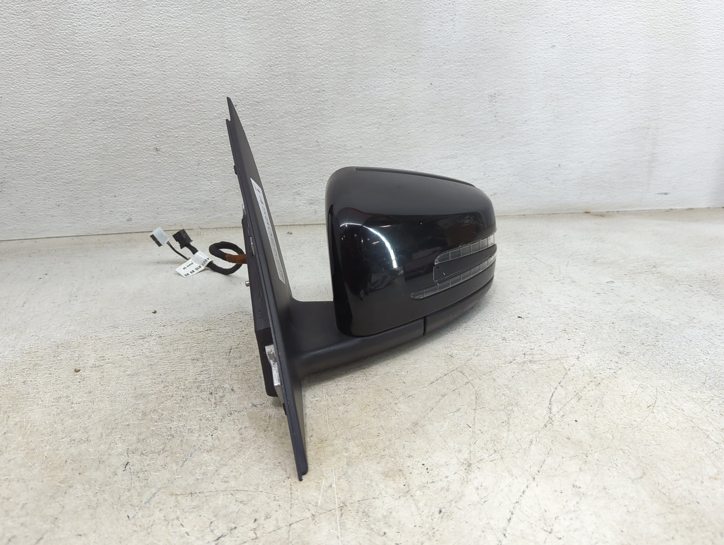 2013 Mercedes-Benz C-Class Driver Side View Mirror - Left Door Mirror OEM Used - Oemusedautoparts1.com