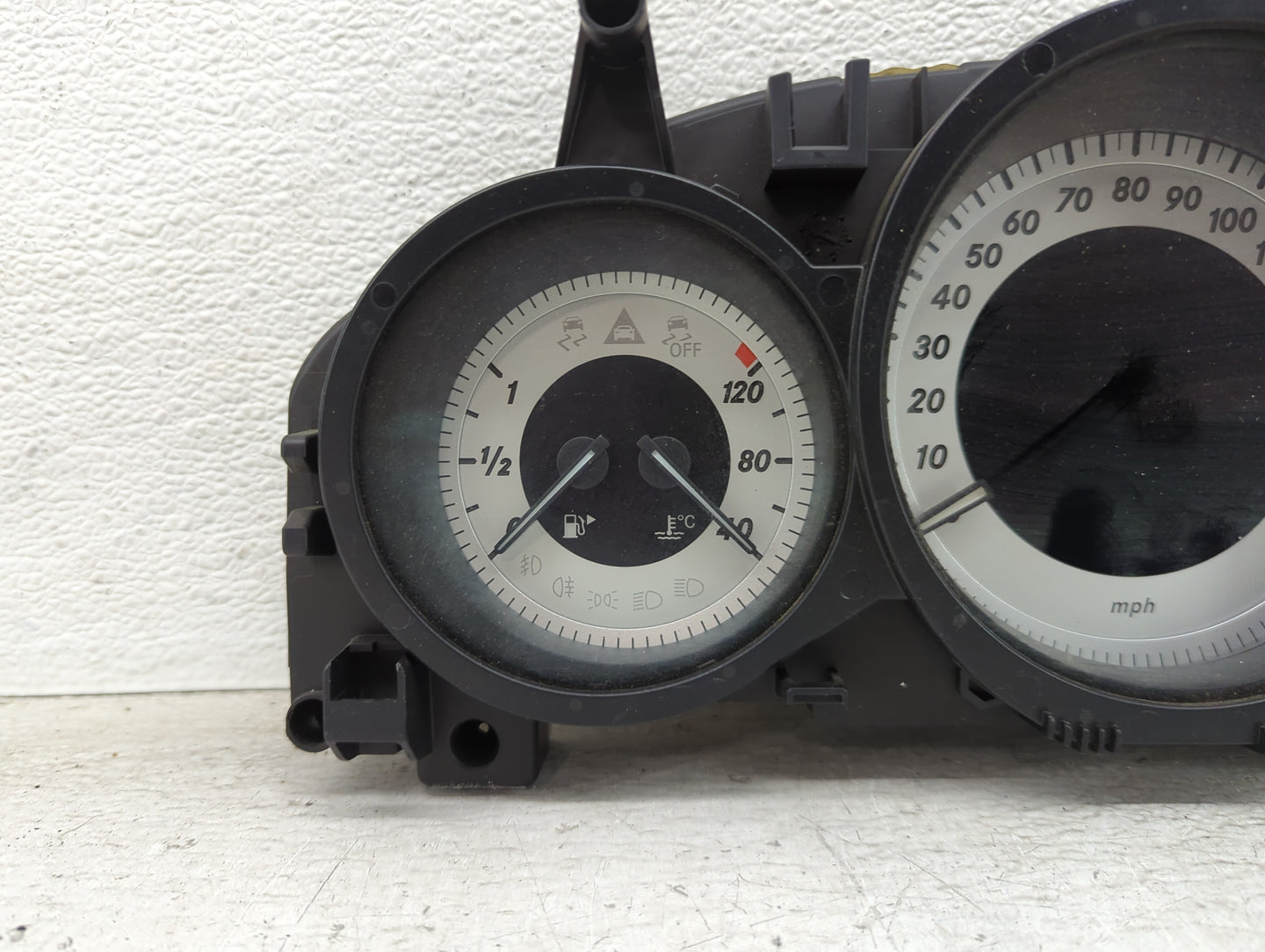 2013 Mercedes-Benz C-Class Instrument Cluster Speedometer Gauges P/N:A2C81592500 A2049004309 Miles:113K Fits OEM Used Auto P