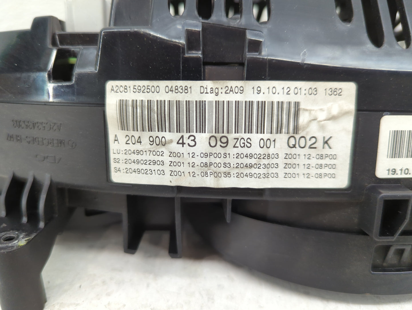 2013 Mercedes-Benz C-Class Instrument Cluster Speedometer Gauges P/N:A2C81592500 A2049004309 Miles:113K Fits OEM Used Auto P