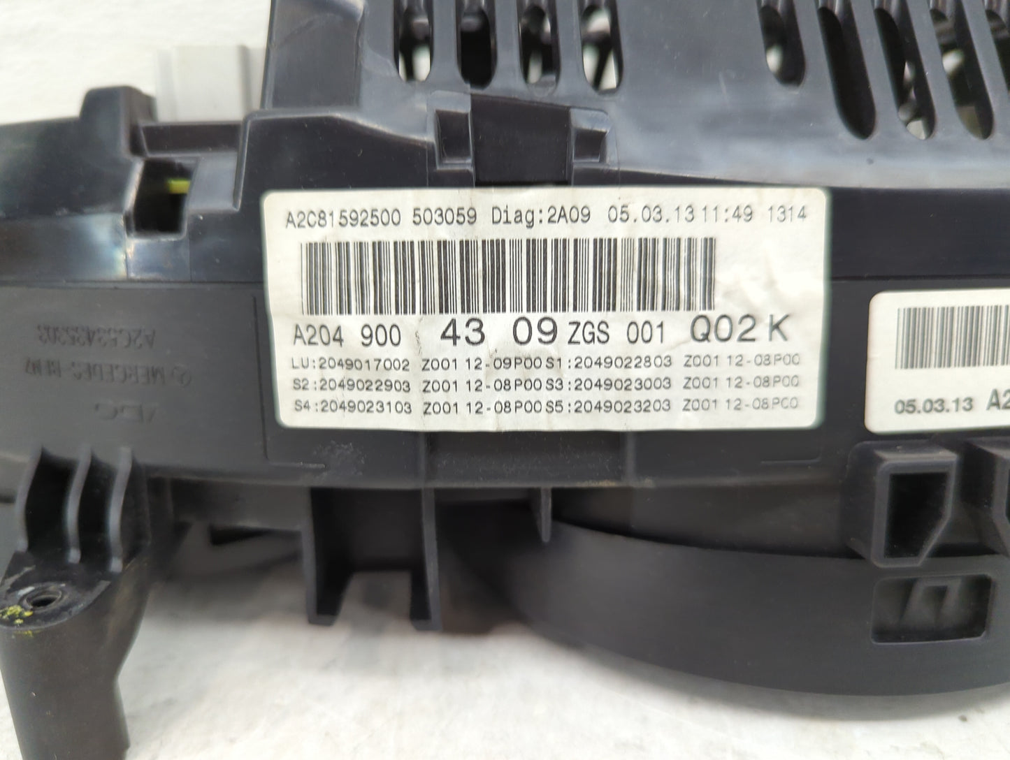 2013 Mercedes-Benz C-Class Instrument Cluster Speedometer Gauges P/N:A2C81592500 A2049004309 Miles:74K Fits OEM Used Auto Pa