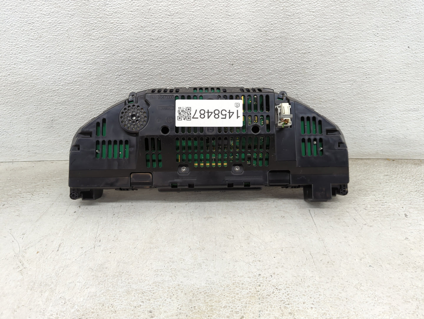 2013 Mercedes-Benz C-Class Instrument Cluster Speedometer Gauges P/N:A2C81592500 A2049004309, 2049017002 Miles:62K Fits OEM 