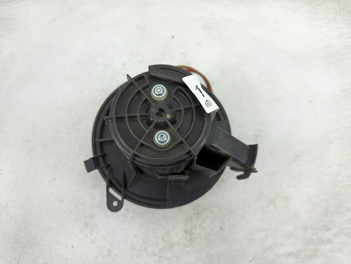 2013 Mercedes-Benz C-Class Heater AC Blower Motor P/N:BEHRV7771001 V7771001 Fits Fits 2011 2012 2014 2015 2016 2017 2018 201
