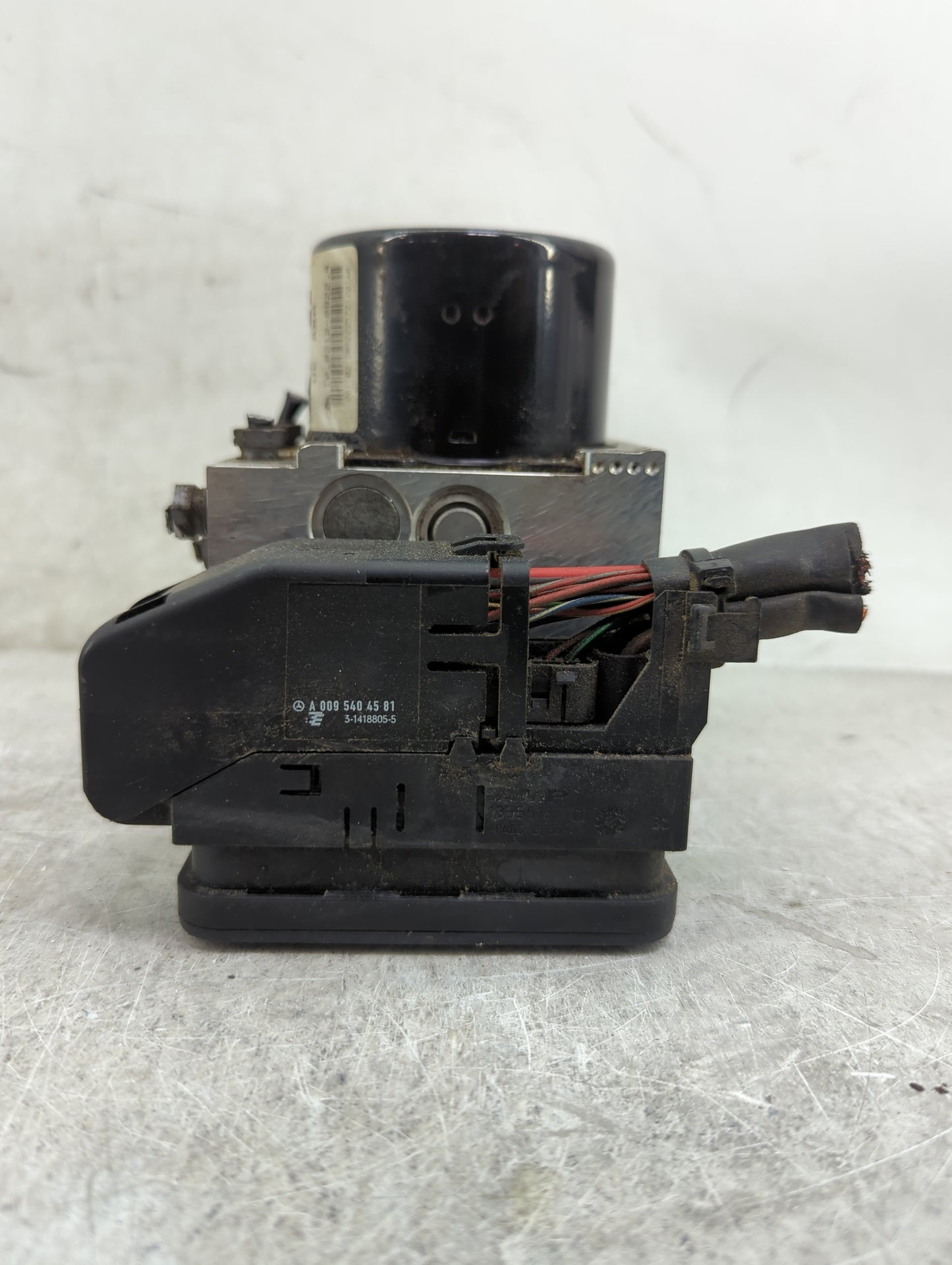 2013 Mercedes-Benz C-Class ABS Pump Control Module Replacement P/N:A0095404581 5-1418805-5, A1724314212 Fits Fits 2014 2015 