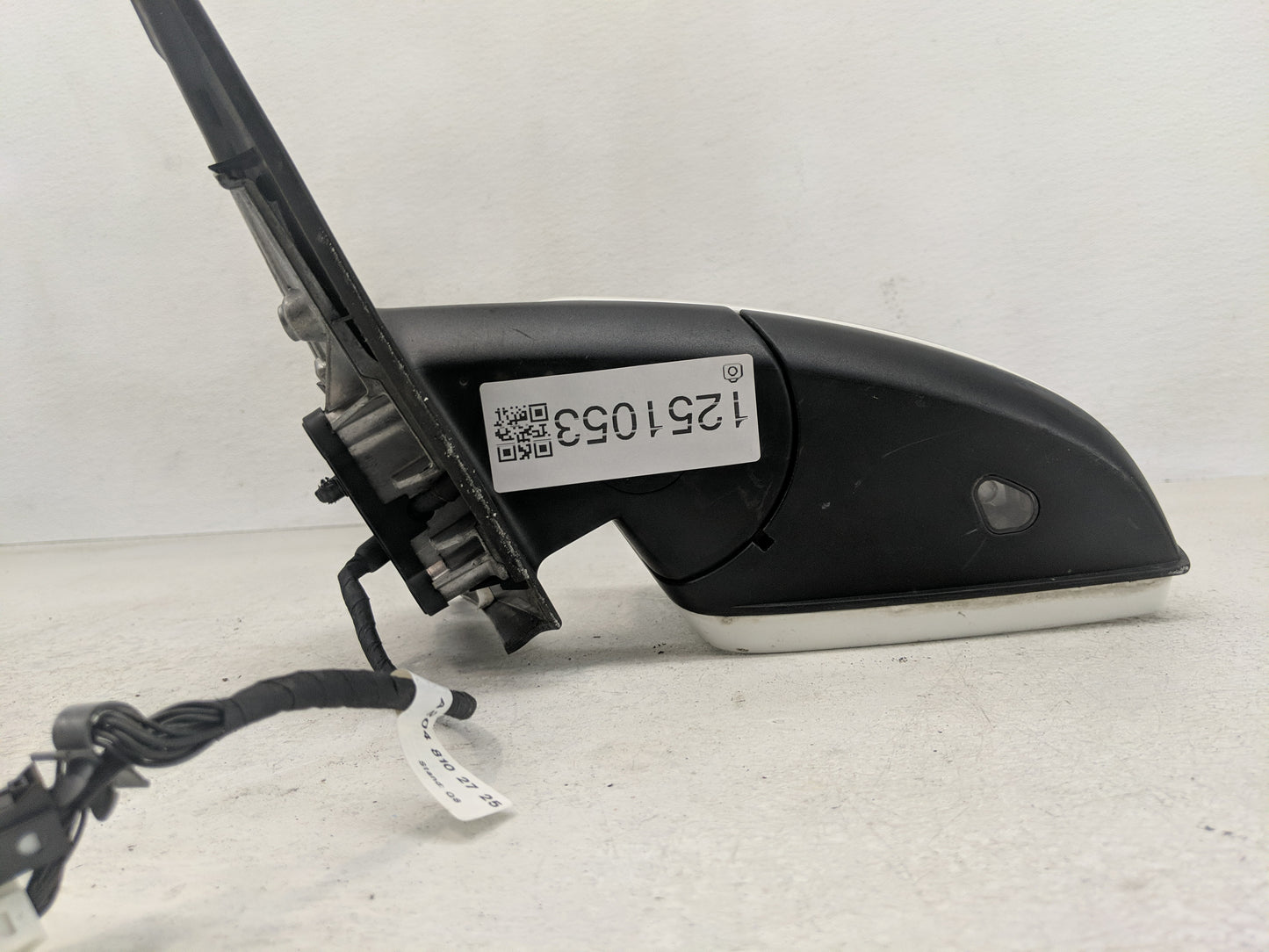 2012-2015 Mercedes-Benz C250 Side Mirror Replacement Driver Left View Door Mirror P/N:A204 810 42 25 Fits Fits 2012 2013 201