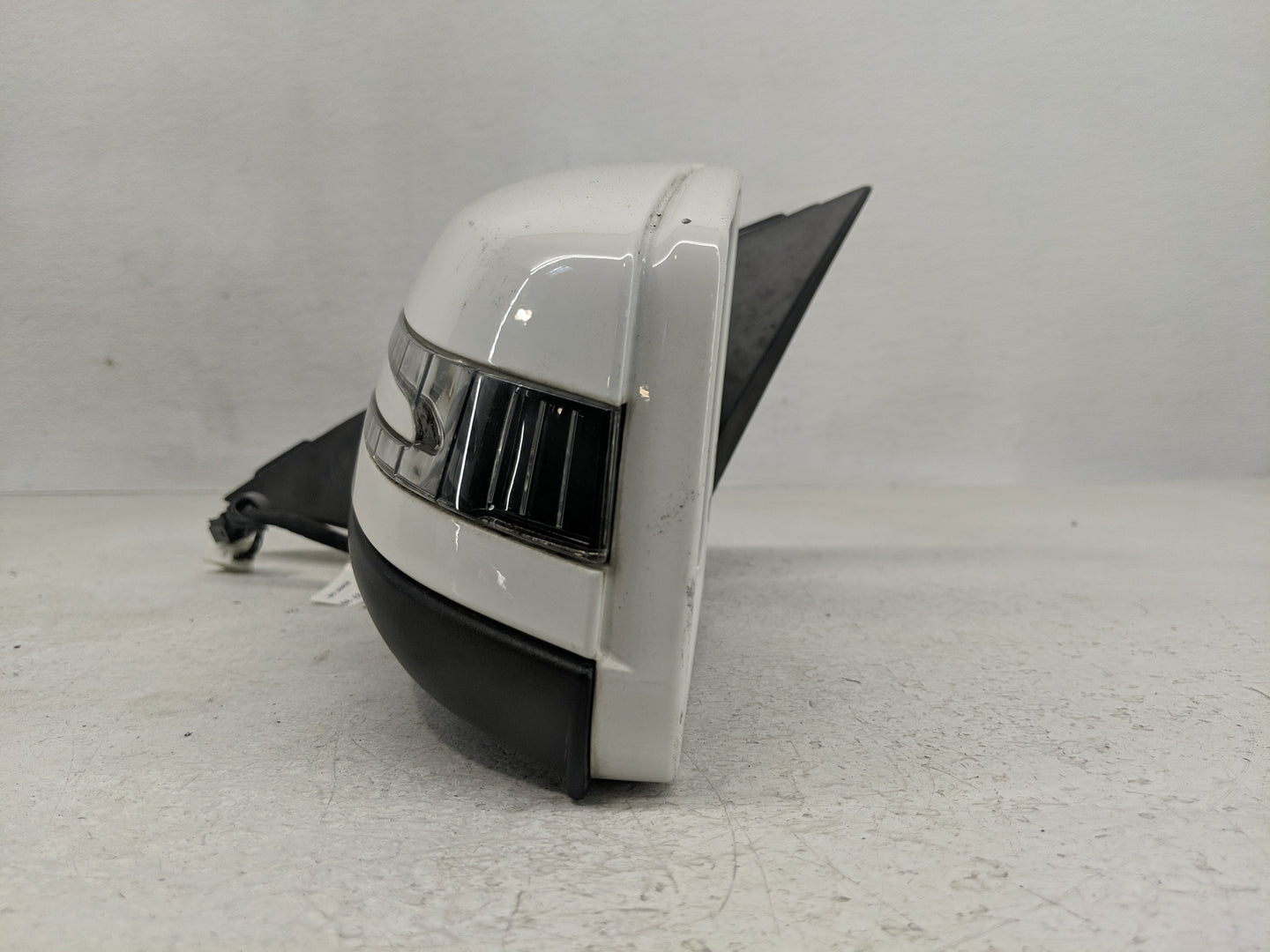 2012-2015 Mercedes-Benz C250 Side Mirror Replacement Driver Left View Door Mirror P/N:A204 810 42 25 Fits Fits 2012 2013 201