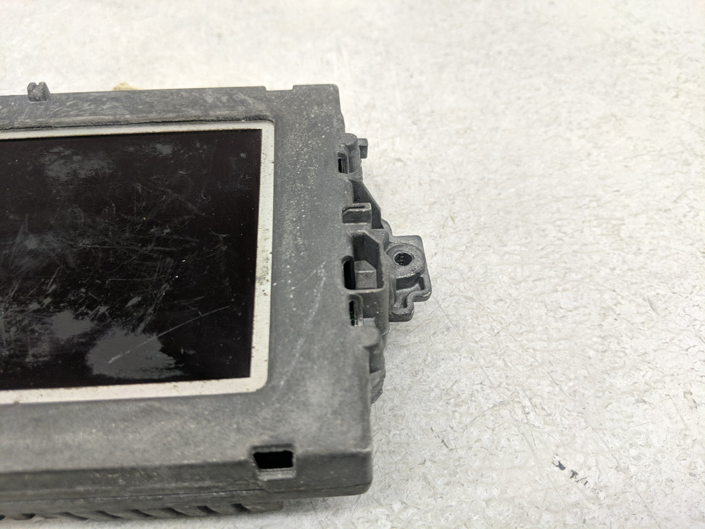 2012-2015 Mercedes-benz C250 Information Display Screen - Oemusedautoparts1.com