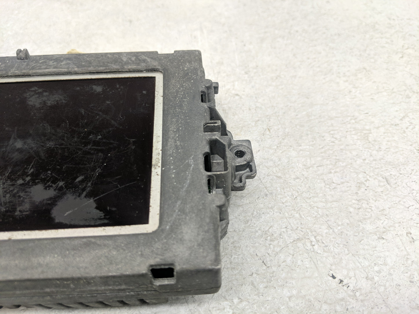 2012-2015 Mercedes-benz C250 Information Display Screen - Oemusedautoparts1.com