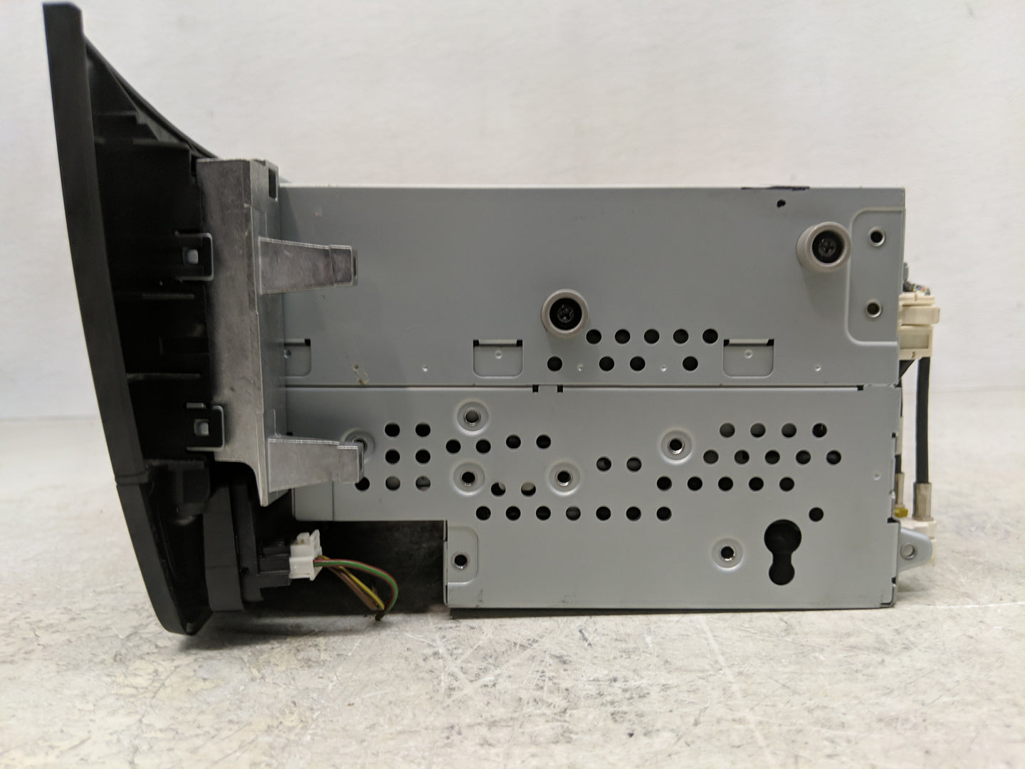 2013 Mercedes-Benz C250 Radio AM FM Cd Player Receiver Replacement P/N:A 204 900 34 11 Fits OEM Used Auto Parts - Oemusedaut