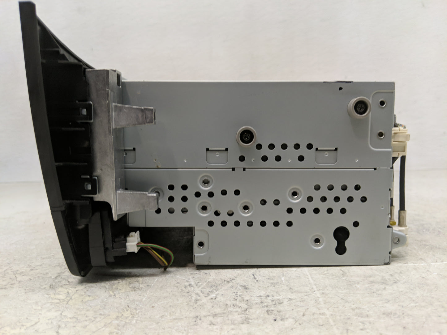 2013 Mercedes-Benz C250 Radio AM FM Cd Player Receiver Replacement P/N:A 204 900 34 11 Fits OEM Used Auto Parts - Oemusedaut