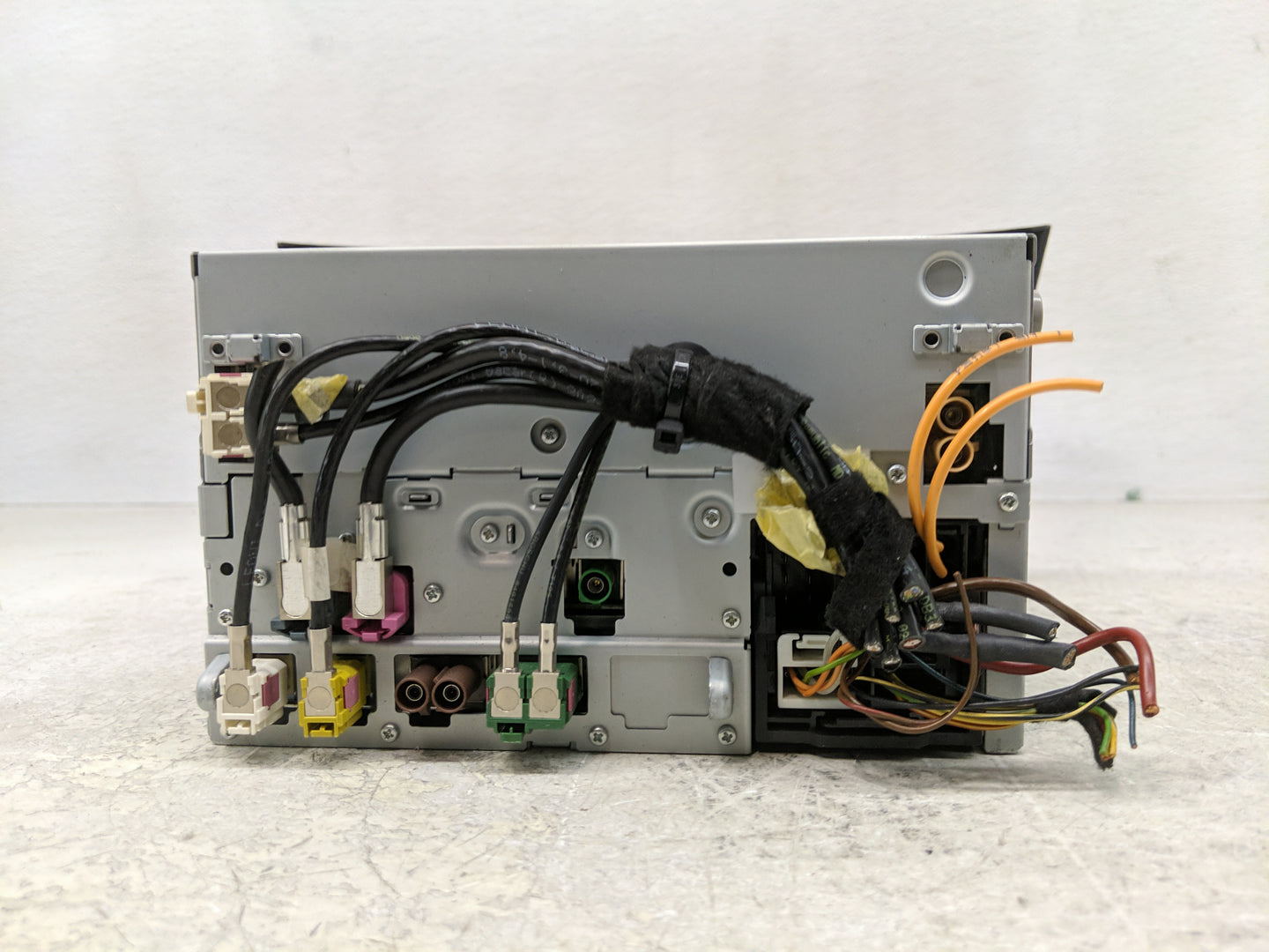 2013 Mercedes-Benz C250 Radio AM FM Cd Player Receiver Replacement P/N:A 204 900 34 11 Fits OEM Used Auto Parts - Oemusedaut