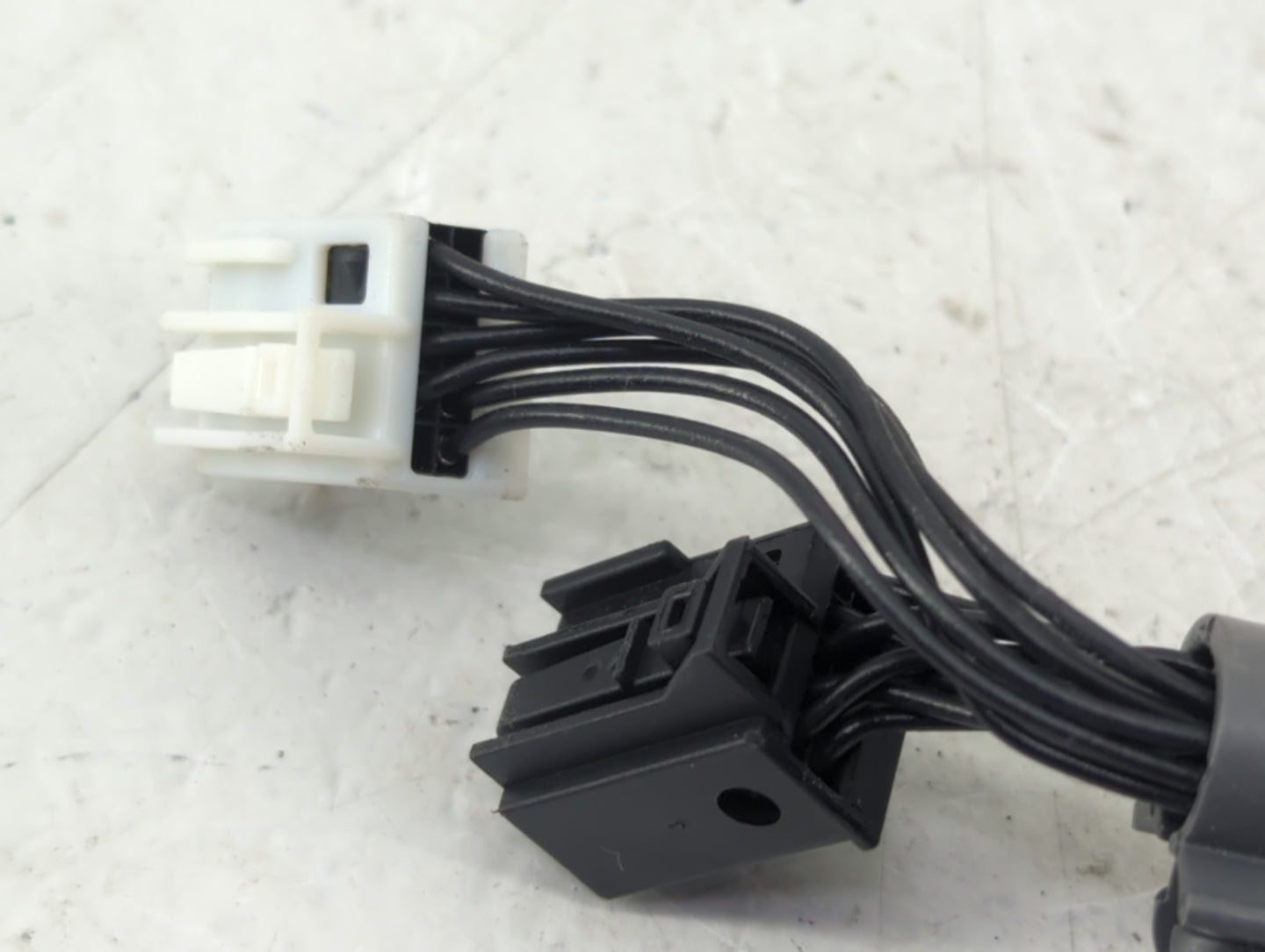 2012-2014 Mercedes-Benz C250 Driver Side View Mirror - Left Door Mirror OEM Used - Oemusedautoparts1.com