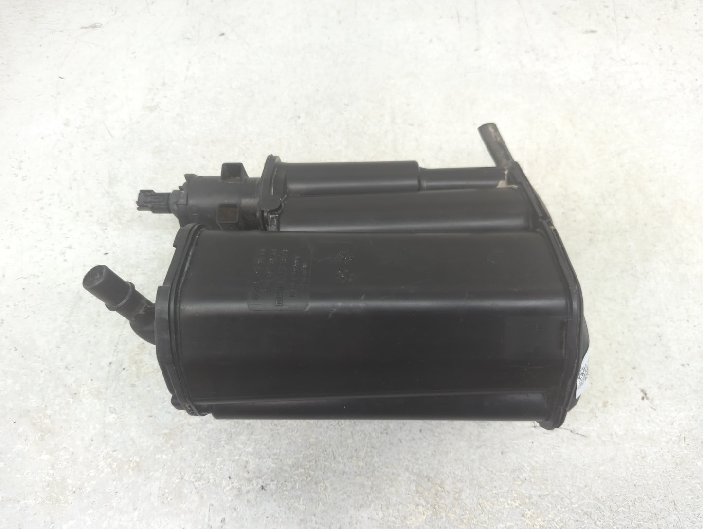 2013 Mercedes-benz C250 Fuel Vapor Charcoal Canister - Oemusedautoparts1.com