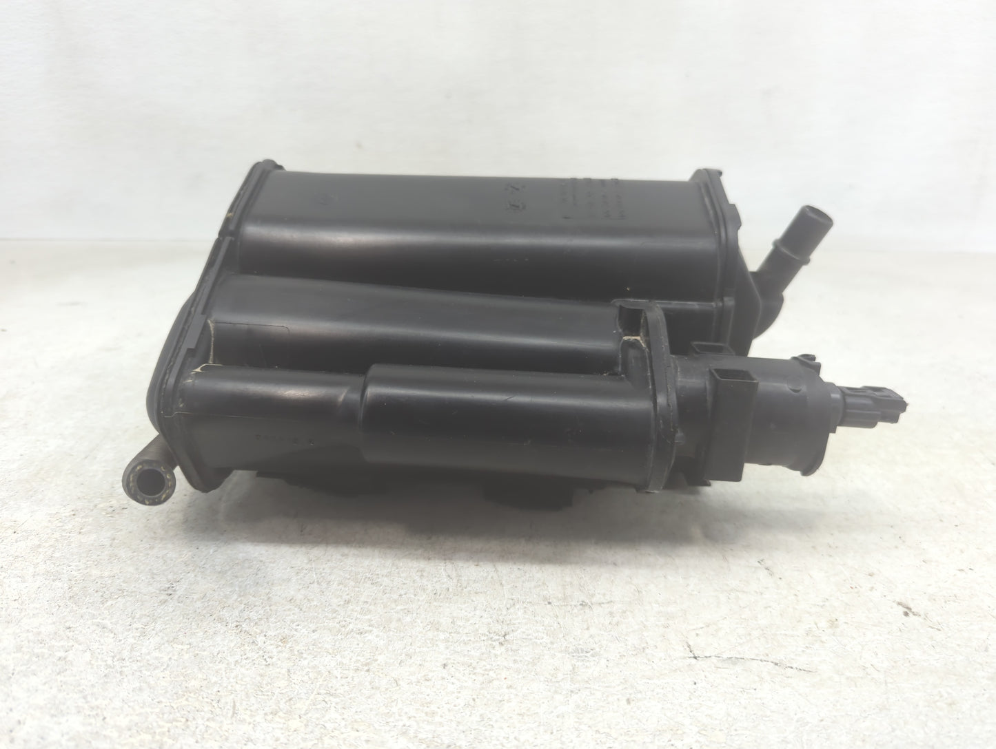 2013 Mercedes-benz C250 Fuel Vapor Charcoal Canister - Oemusedautoparts1.com