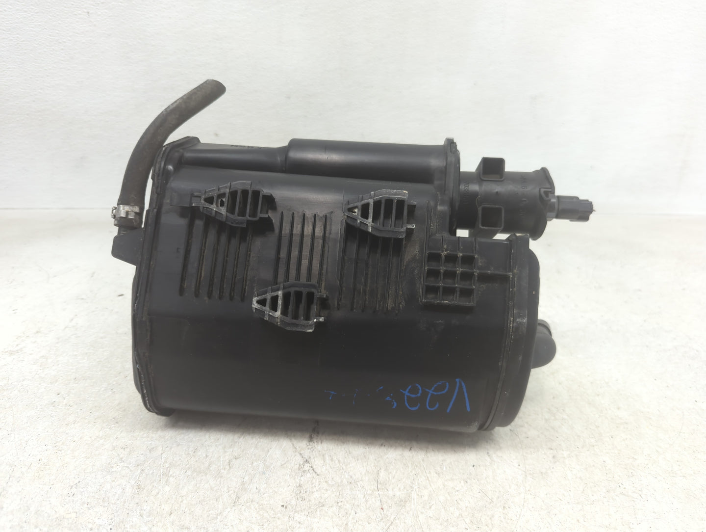 2013 Mercedes-benz C250 Fuel Vapor Charcoal Canister - Oemusedautoparts1.com