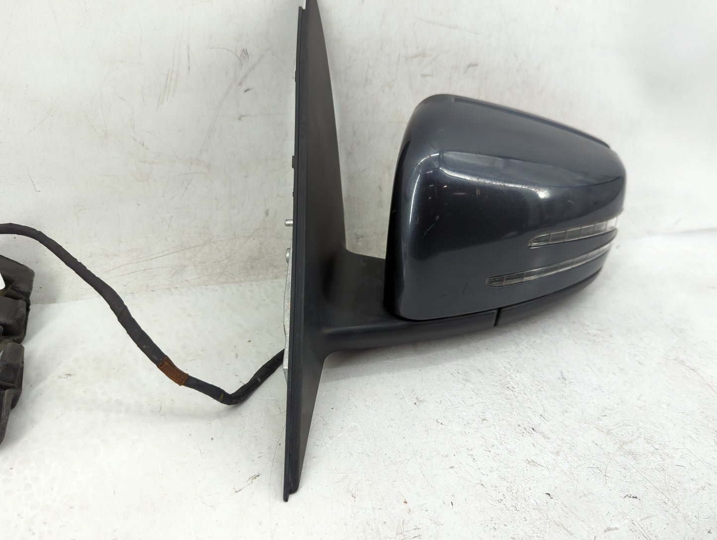 2012-2014 Mercedes-Benz C250 Driver Side View Mirror - Left Door Mirror OEM Used - Oemusedautoparts1.com