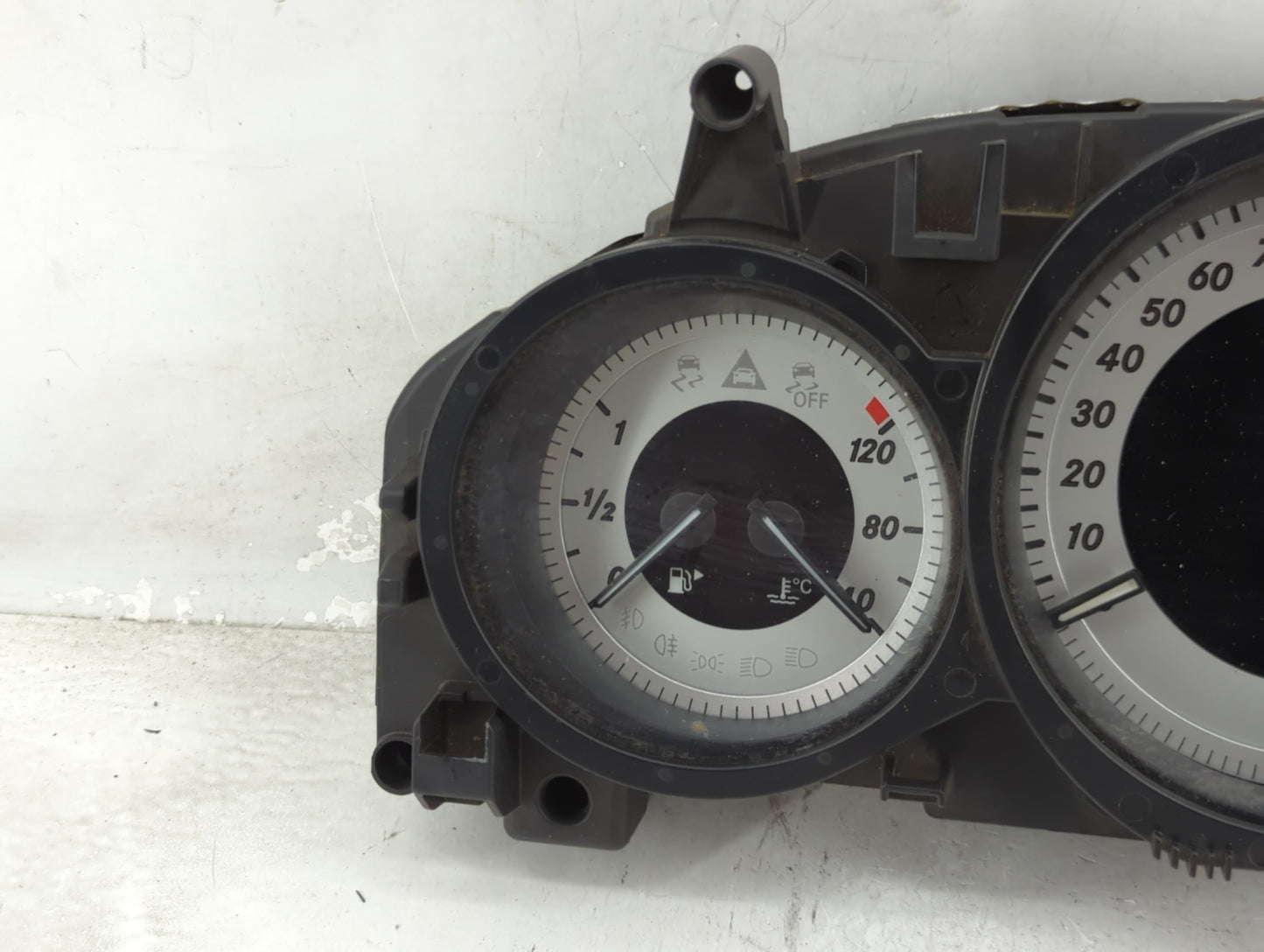 2013 Mercedes-Benz C250 Instrument Cluster Speedometer Gauges P/N:A 204 900 43 09 Miles: Fits OEM Used Auto Parts - Oemuseda