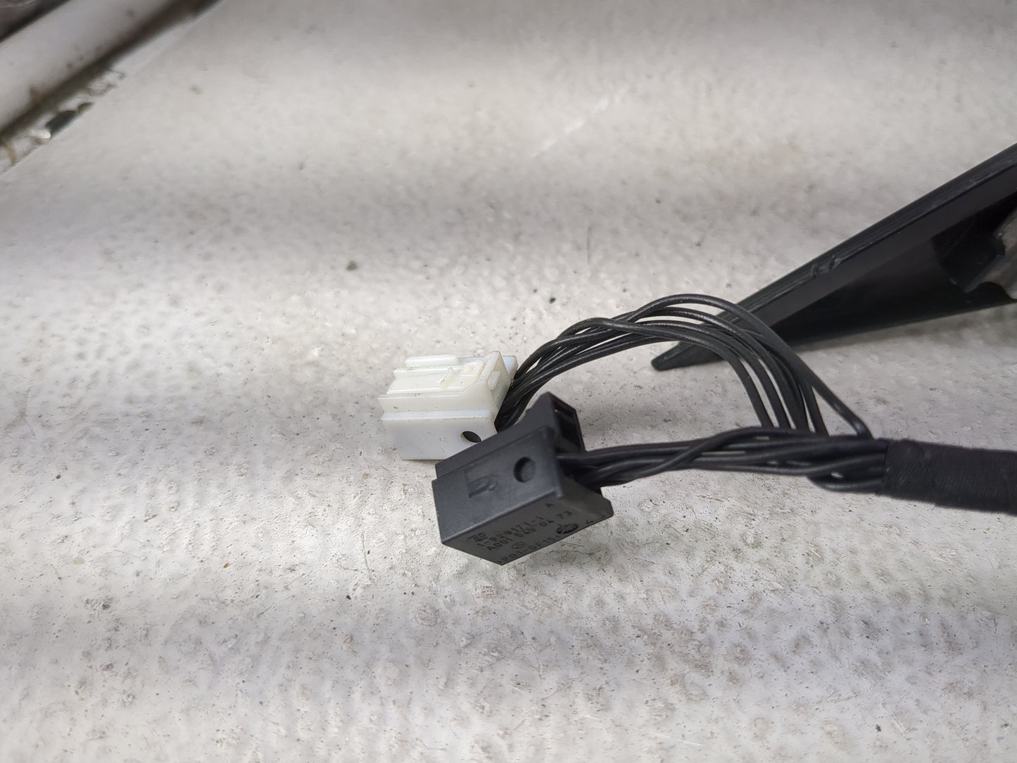 2012-2014 Mercedes-Benz C250 Passenger Side View Mirror - Right Door Mirror OEM Used - Oemusedautoparts1.com