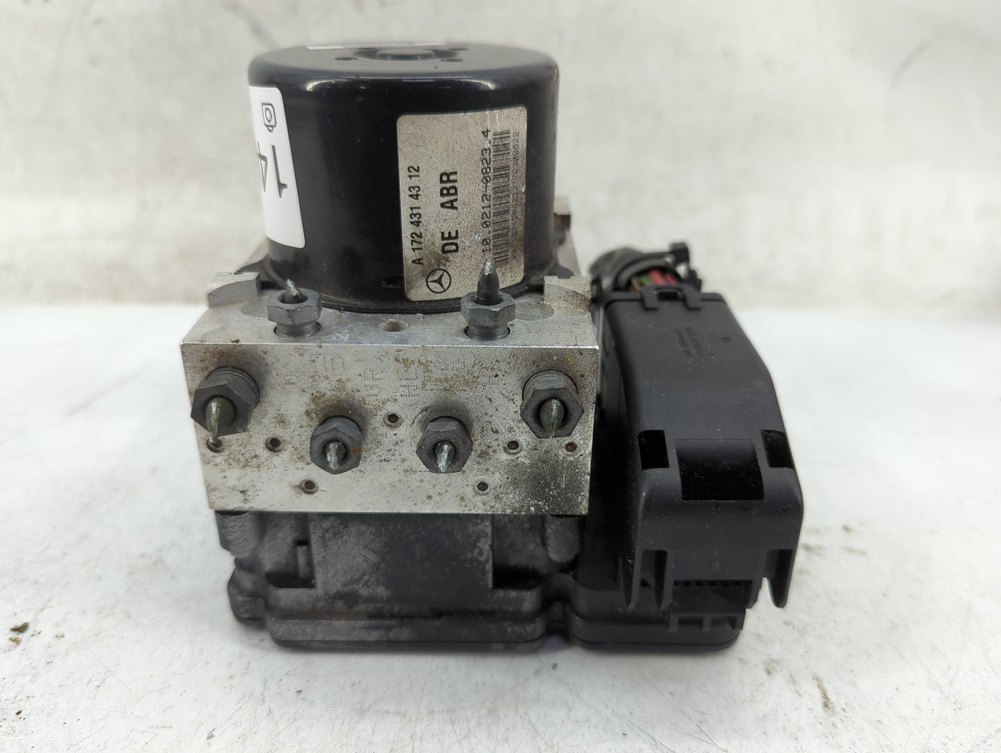 2013-2015 Mercedes-Benz C250 ABS Pump Control Module Replacement P/N:A 172 901 41 00 Fits Fits 2013 2014 2015 OEM Used Auto 