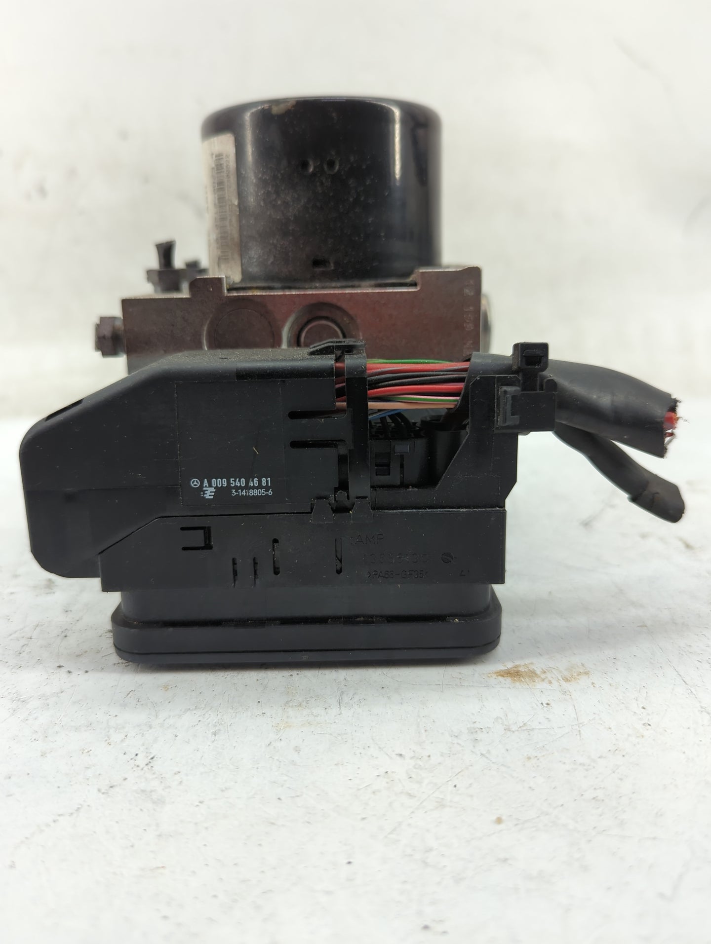 2013-2015 Mercedes-Benz C250 ABS Pump Control Module Replacement P/N:A 172 901 41 00 Fits Fits 2013 2014 2015 OEM Used Auto 