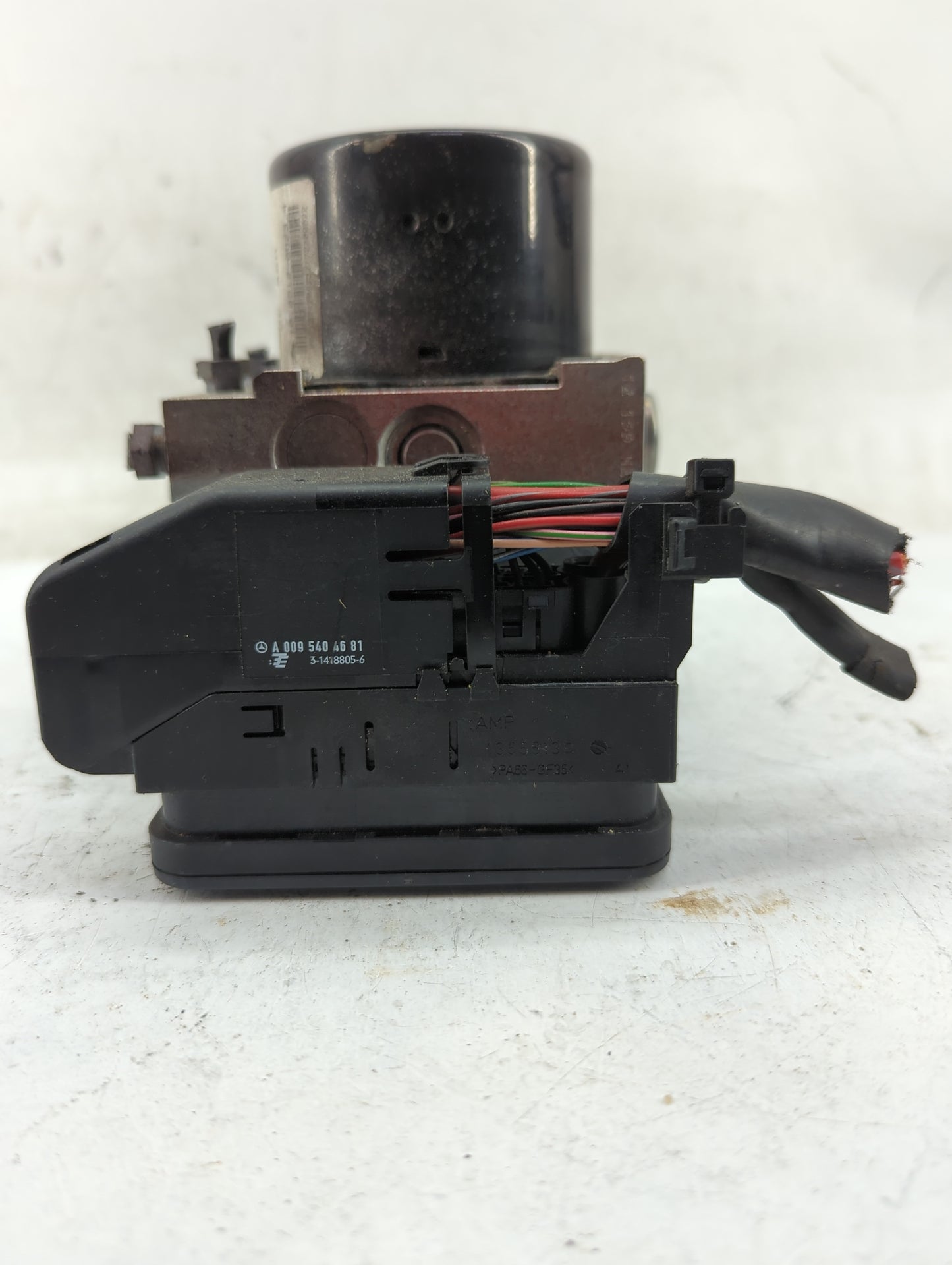 2013-2015 Mercedes-Benz C250 ABS Pump Control Module Replacement P/N:A 172 901 41 00 Fits Fits 2013 2014 2015 OEM Used Auto 