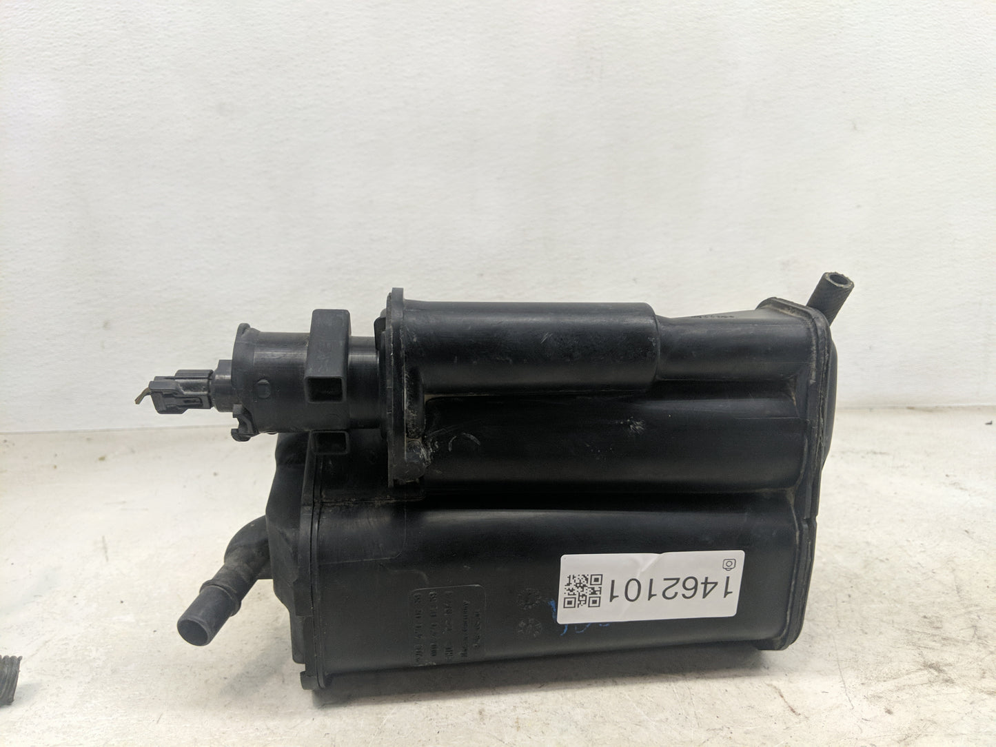2013 Mercedes-benz C250 Fuel Vapor Charcoal Canister - Oemusedautoparts1.com