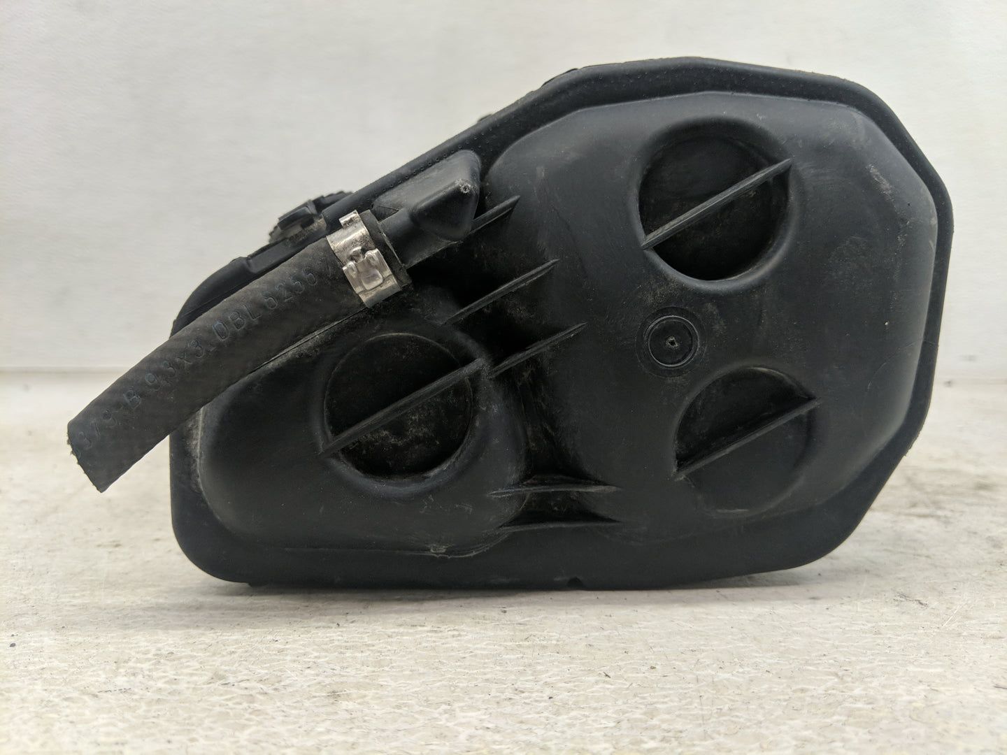 2013 Mercedes-benz C250 Fuel Vapor Charcoal Canister - Oemusedautoparts1.com
