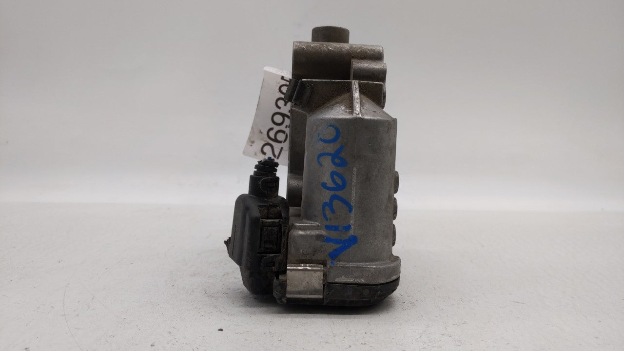 2012-2015 Mercedes-Benz C250 Throttle Body P/N:266 141 05 25 2661410525 Fits OEM Used Auto Parts - Oemusedautoparts1.com