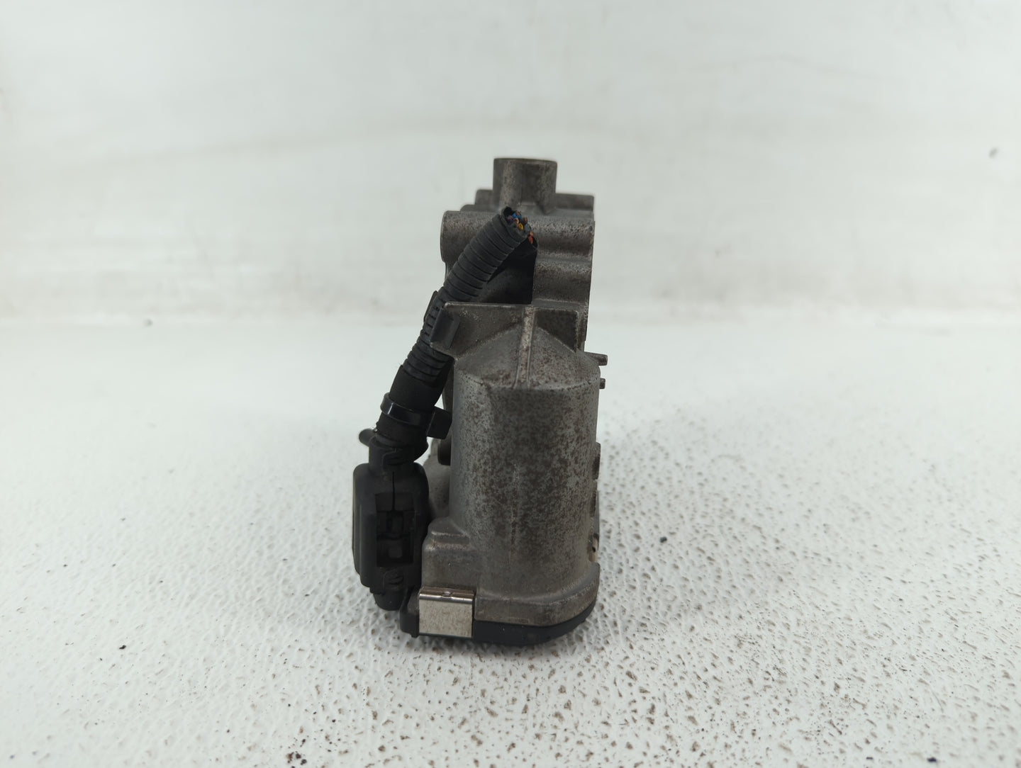 2012-2015 Mercedes-Benz C250 Throttle Body P/N:266 141 05 25 2661410525 Fits OEM Used Auto Parts - Oemusedautoparts1.com