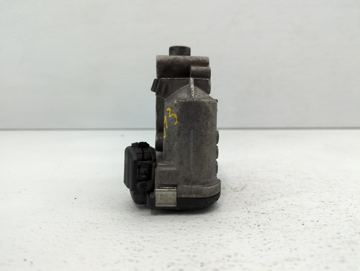 2012-2015 Mercedes-Benz C250 Throttle Body P/N:266 141 05 25 2661410525 Fits OEM Used Auto Parts - Oemusedautoparts1.com