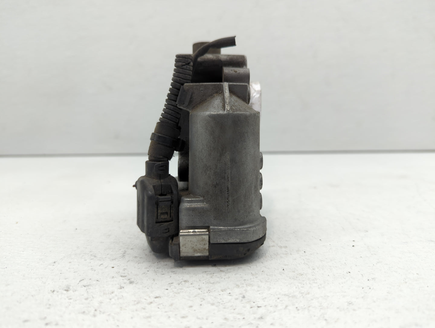 2012-2015 Mercedes-Benz C250 Throttle Body P/N:266 141 05 25 2661410525 Fits OEM Used Auto Parts - Oemusedautoparts1.com