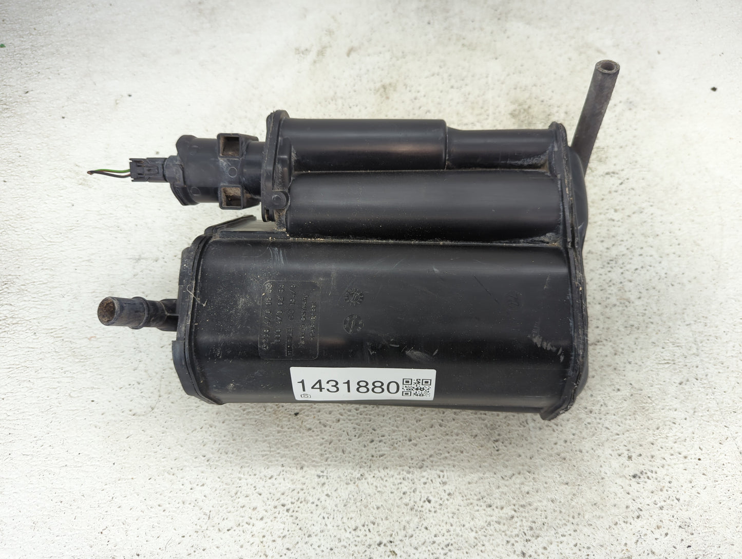 2013 Mercedes-benz C300 Fuel Vapor Charcoal Canister - Oemusedautoparts1.com