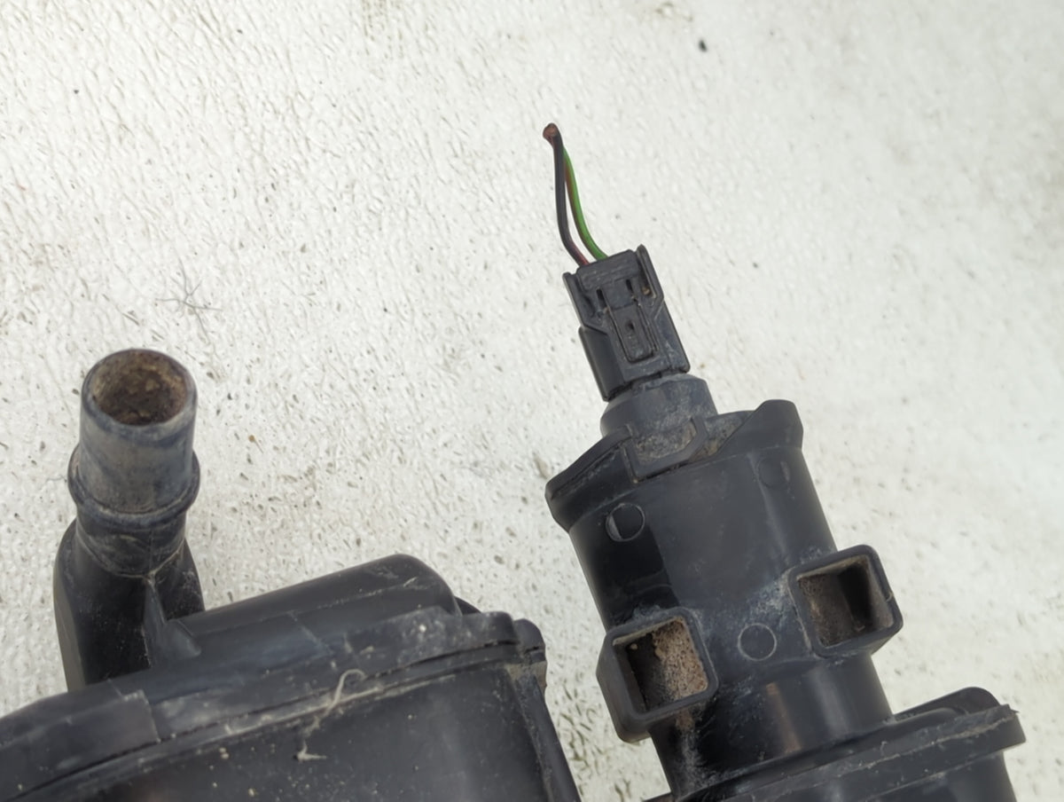 2013 Mercedes-benz C300 Fuel Vapor Charcoal Canister - Oemusedautoparts1.com