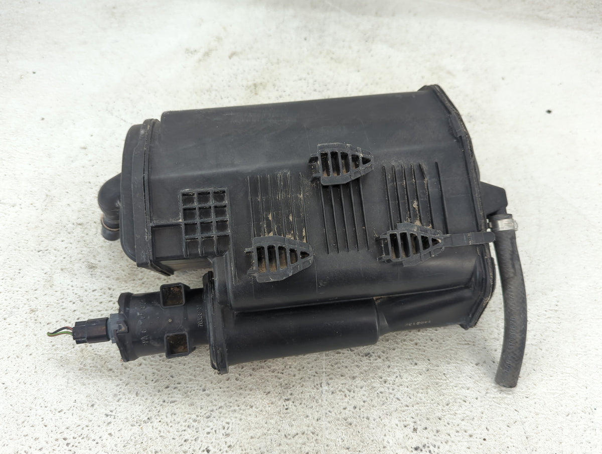 2013 Mercedes-benz C300 Fuel Vapor Charcoal Canister - Oemusedautoparts1.com