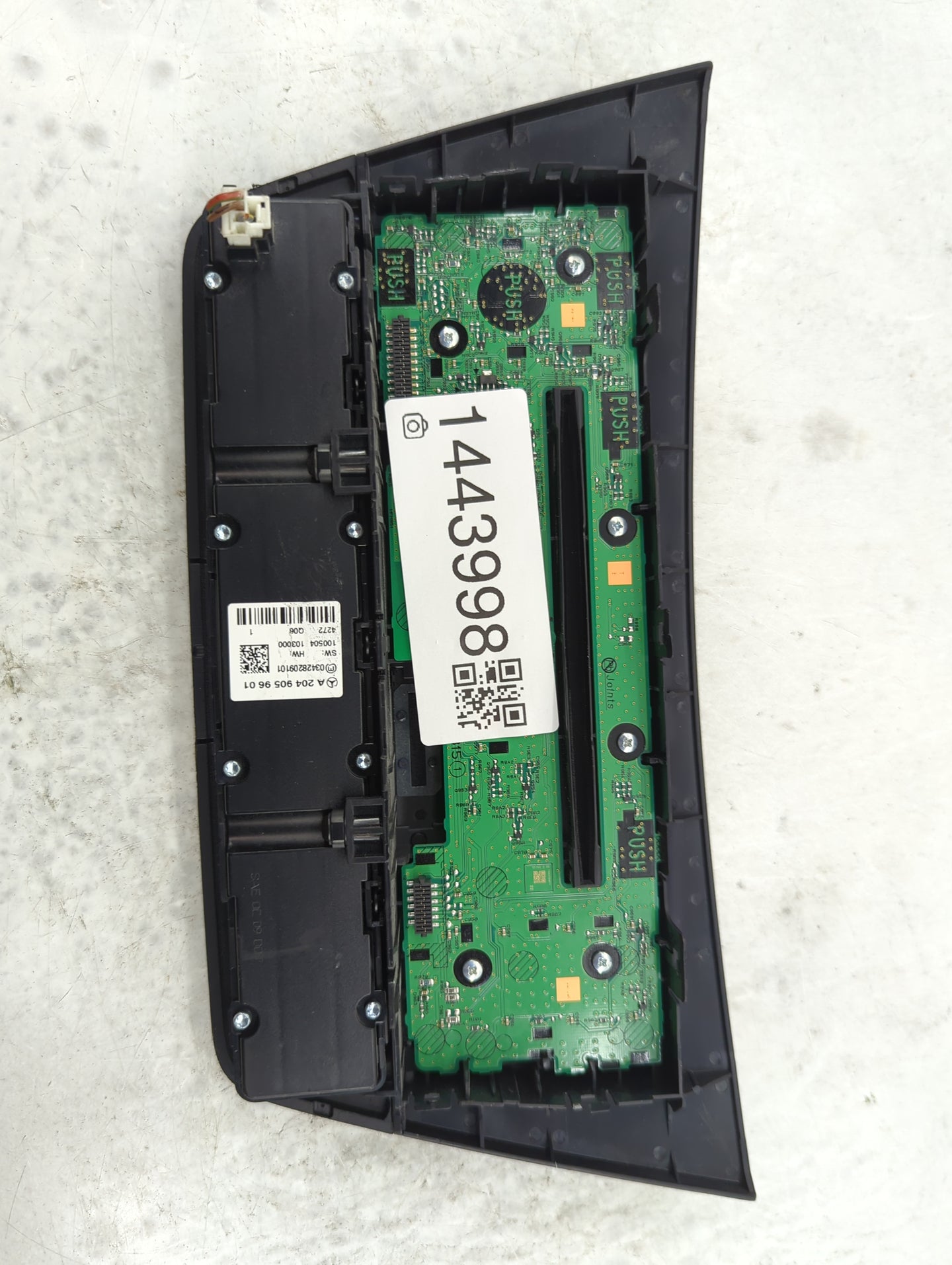 2013 Mercedes-Benz C350 Radio AM FM Cd Player Receiver Replacement P/N:A 204 905 96 01 Fits OEM Used Auto Parts - Oemusedaut