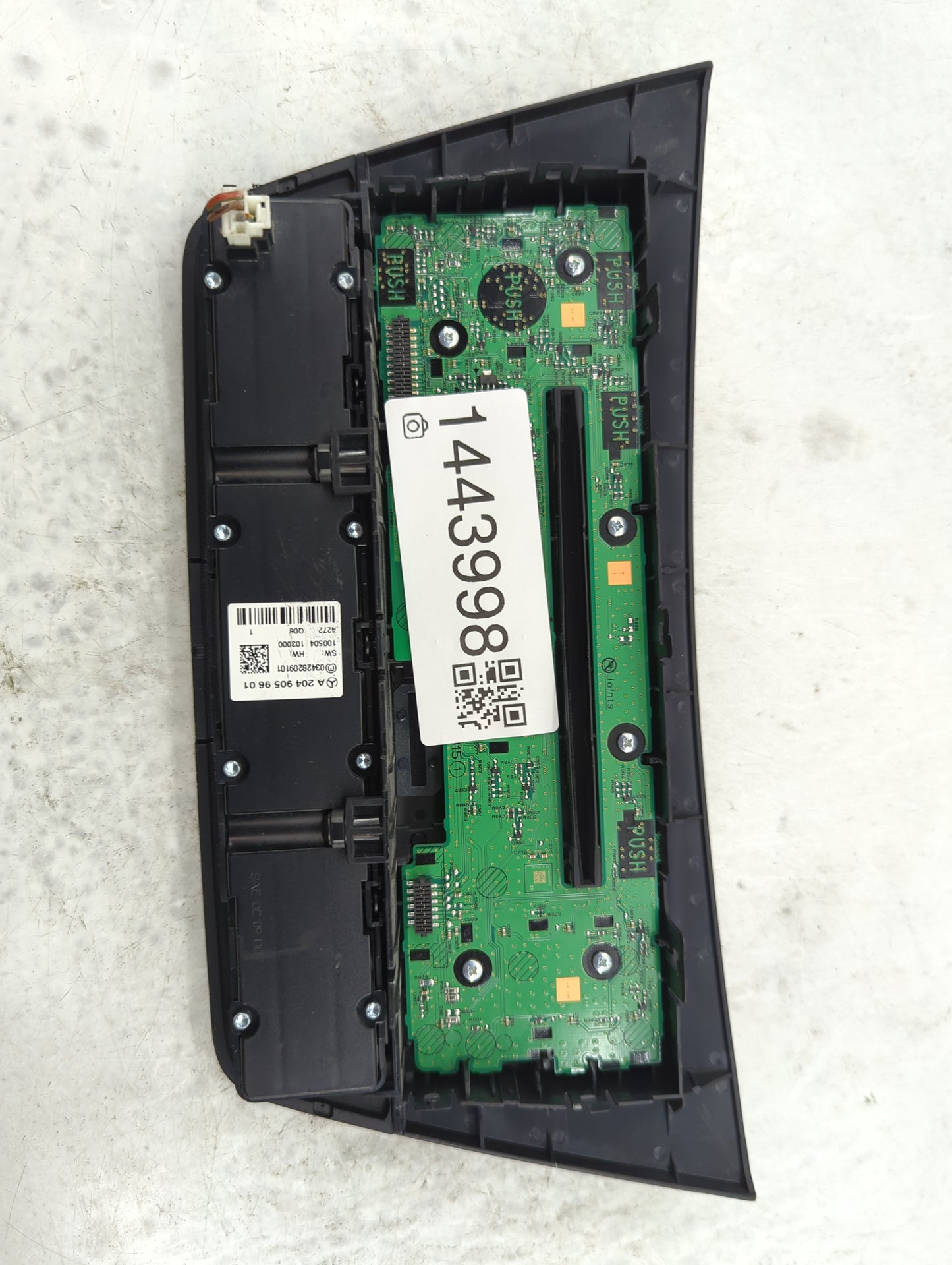 2013 Mercedes-Benz C350 Radio AM FM Cd Player Receiver Replacement P/N:A 204 905 96 01 Fits OEM Used Auto Parts - Oemusedaut