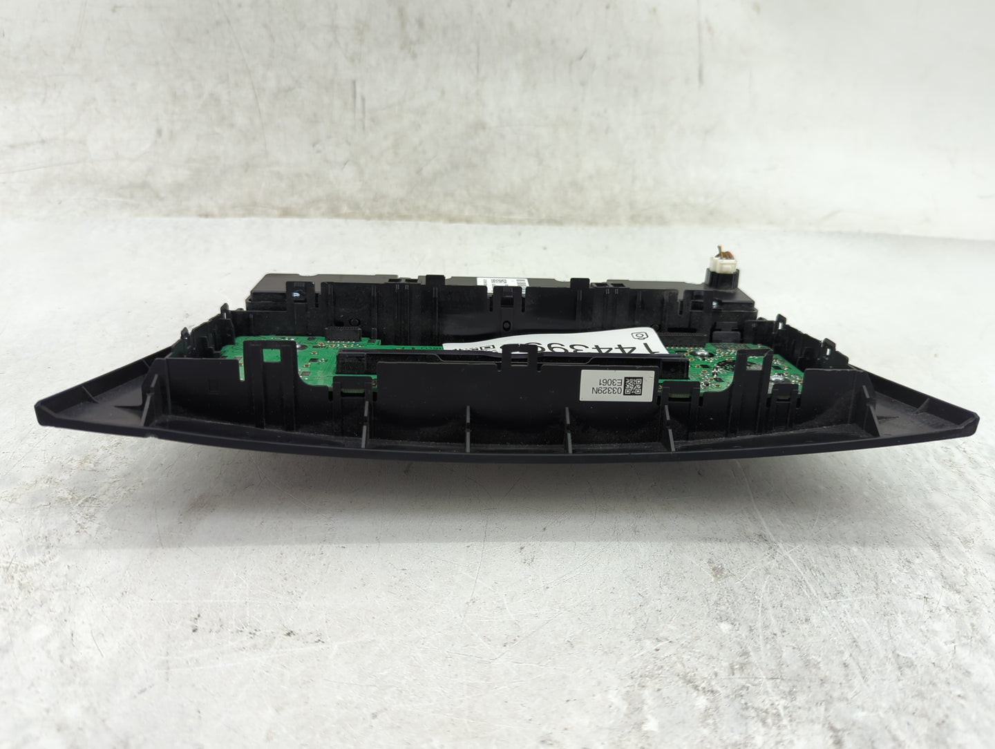 2013 Mercedes-Benz C350 Radio AM FM Cd Player Receiver Replacement P/N:A 204 905 96 01 Fits OEM Used Auto Parts - Oemusedaut
