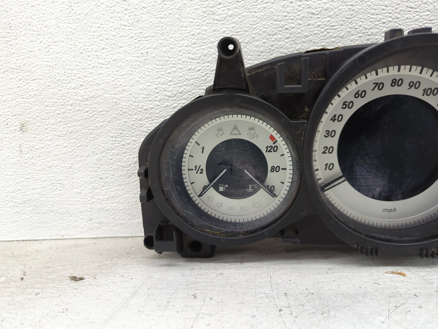 2013 Mercedes-Benz C350 Instrument Cluster Speedometer Gauges P/N:A2049004309 Miles: Fits OEM Used Auto Parts - Oemusedautop