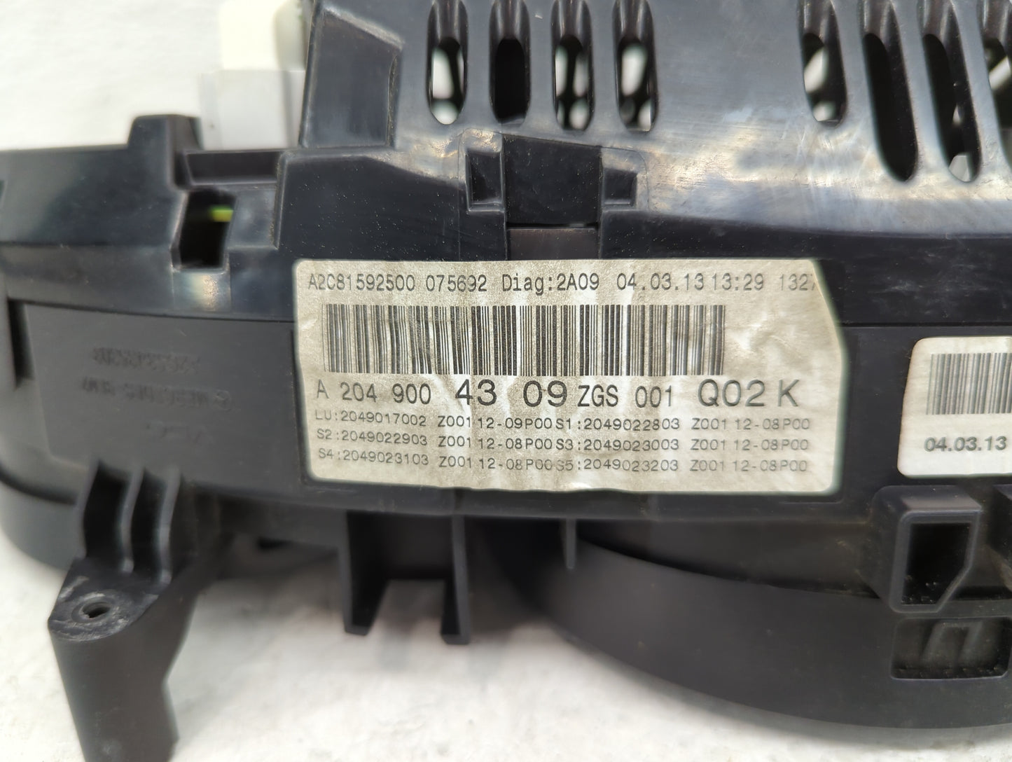 2013 Mercedes-Benz C350 Instrument Cluster Speedometer Gauges P/N:A2049004309 Miles: Fits OEM Used Auto Parts - Oemusedautop