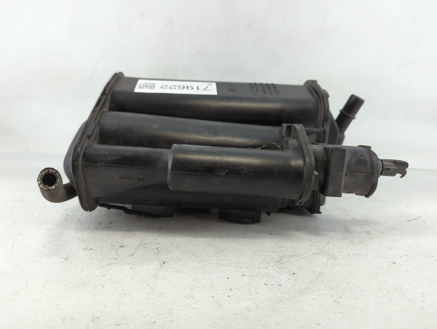 2013 Mercedes-benz Clk500 Fuel Vapor Charcoal Canister - Oemusedautoparts1.com